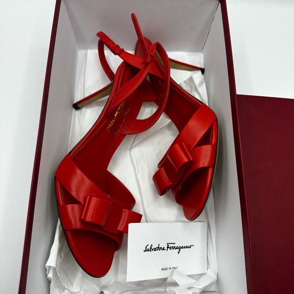 SALVATORE Ferragamo Lida Sandal Heels Size 8 - Picture 2 of 6